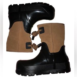 UGG Rainclould Toggle Boot